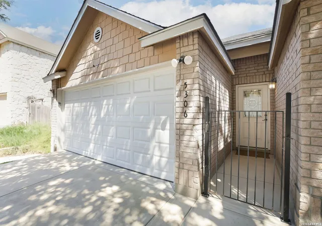 Photo 2 of Single family home for sale at 5306 Tomas Cir, San Antonio, TX 78240 | MLS# 2015548 | Listing updated on 2026-09-10