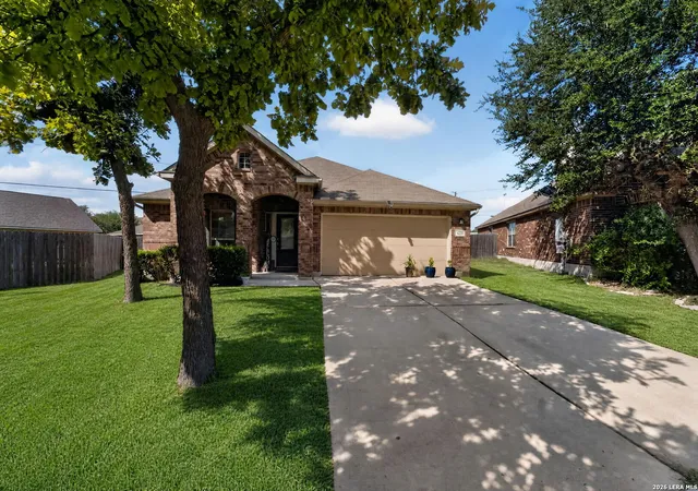 Photo 3 of Single family home for sale at 620 Saddlehorn Way, Cibolo, TX 78108 | MLS# 2015551 | Listing updated on 2026-09-10
