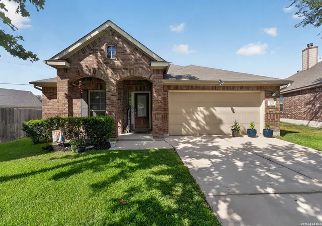 Photo 3 of Single family home for sale at 620 Saddlehorn Way, Cibolo, TX 78108 | MLS# 2015551 | Listing updated on 2026-09-10