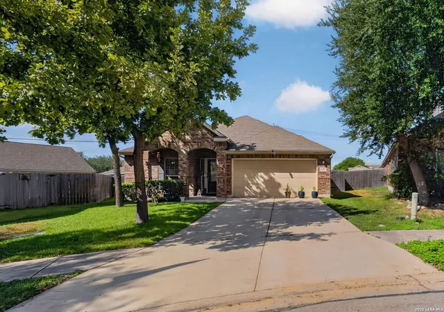 Photo 4 of Single family home for sale at 620 Saddlehorn Way, Cibolo, TX 78108 | MLS# 2015551 | Listing updated on 2026-09-10