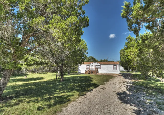Photo 1 of Single family home for sale at 89 Jim Dalrymple Dr, Leakey, TX 78873 | MLS# 2015552 | Listing updated on 2026-09-14