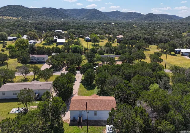 Photo 4 of Single family home for sale at 89 Jim Dalrymple Dr, Leakey, TX 78873 | MLS# 2015552 | Listing updated on 2026-09-14