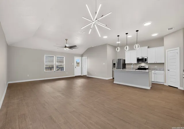 Photo 4 of Single family home for sale at 7647 Champion Crk, San Antonio, TX 78252 | MLS# 2015568 | Listing updated on 2026-09-18