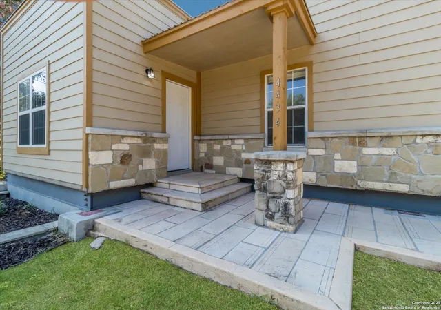 Photo 4 of Single family home for sale at 4434 Mountain Pass, Von Ormy, TX 78073 | MLS# 2015574 | Listing updated on 2026-09-21