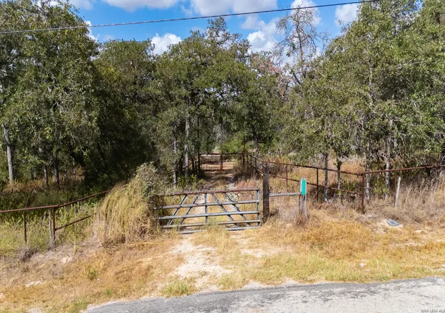 Land for sale at 796 Blue Stem Rd, Seguin, TX 78155 | MLS# 2015576