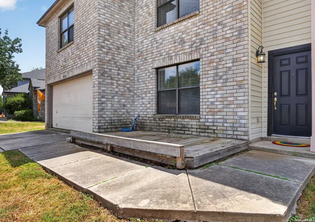 Photo 3 of Single family home for sale at 8030 Chestnut Cedar Dr, Converse, TX 78109 | MLS# 2015579 | Listing updated on 2026-09-21