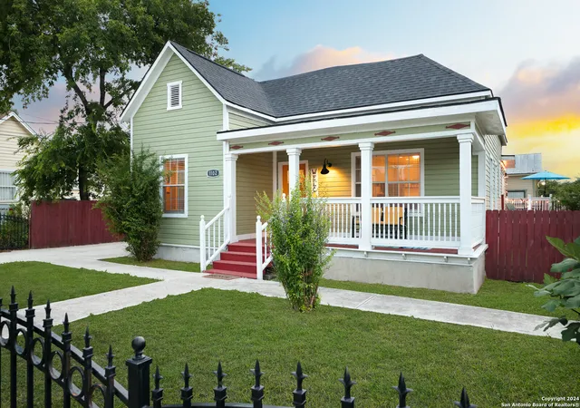 Photo 1 of Single family home for sale at 1102 E Crockett St, San Antonio, TX 78202 | MLS# 2015587 | Listing updated on 2026-10-05