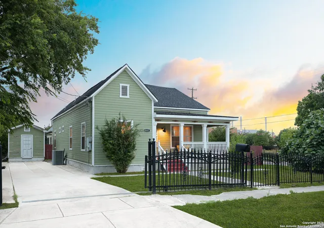 Photo 3 of Single family home for sale at 1102 E Crockett St, San Antonio, TX 78202 | MLS# 2015587 | Listing updated on 2026-10-05
