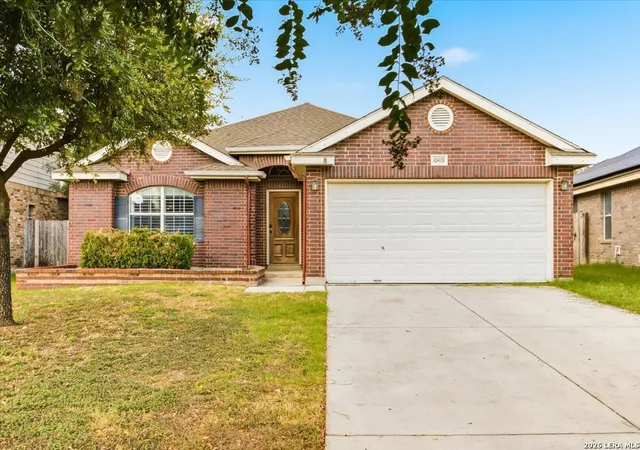 Photo 2 of Single family home for sale at 10419 Alsfeld Rnch, Helotes, TX 78023 | MLS# 2015600 | Listing updated on 2026-10-09