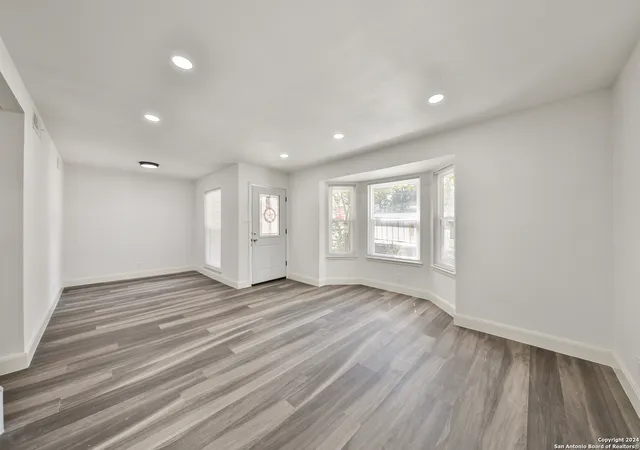Photo 4 of Single family home for sale at 5333 Callaghan Rd, San Antonio, TX 78228 | MLS# 2015603 | Listing updated on 2026-09-21