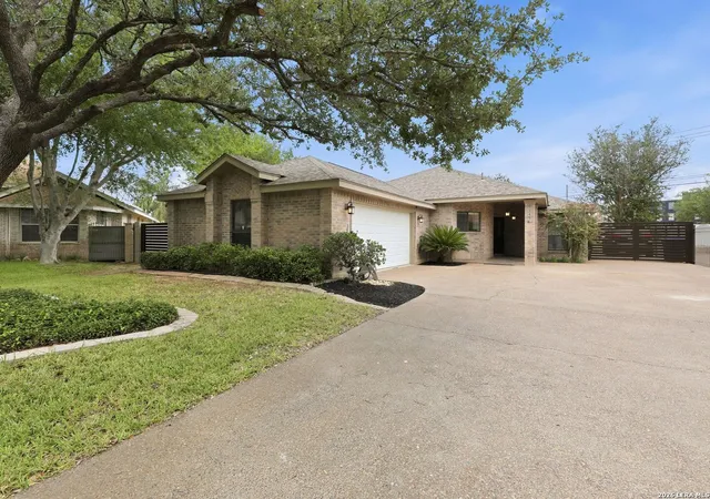 Photo 1 of Single family home for sale at 1147 Quail Holw, Laredo, TX 78045 | MLS# 2015609 | Listing updated on 2026-09-21