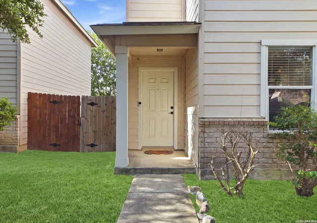 Photo 3 of Single family home for sale at 7918 Meadow Way Ct, San Antonio, TX 78227 | MLS# 2015620 | Listing updated on 2026-09-10