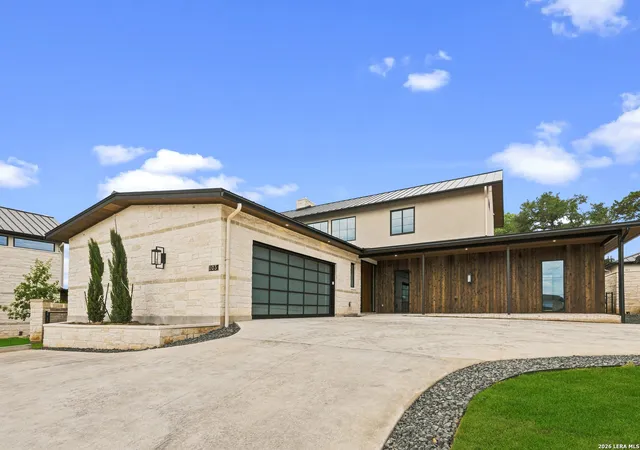 Photo 3 of Single family home for sale at 103 Lakeview Blvd, New Braunfels, TX 78130 | MLS# 2015627 | Listing updated on 2026-09-15