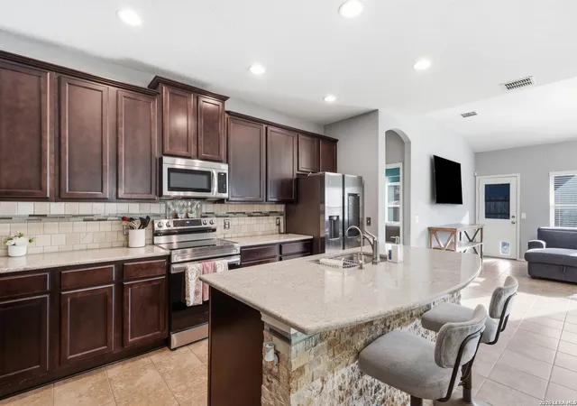Photo 4 of Single family home for sale at 8239 Recio Oak, San Antonio, TX 78223 | MLS# 2015636 | Listing updated on 2026-09-12