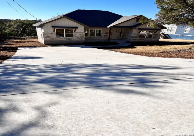Photo 20 of Single family home for sale at 946 Cypress Dr, Canyon Lake, TX 78133 | MLS# 2015637 | Listing updated on 2026-09-10