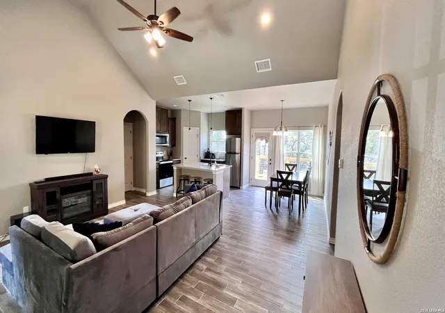 Photo 2 of Single family home for sale at 946 Cypress Dr, Canyon Lake, TX 78133 | MLS# 2015637 | Listing updated on 2026-09-10