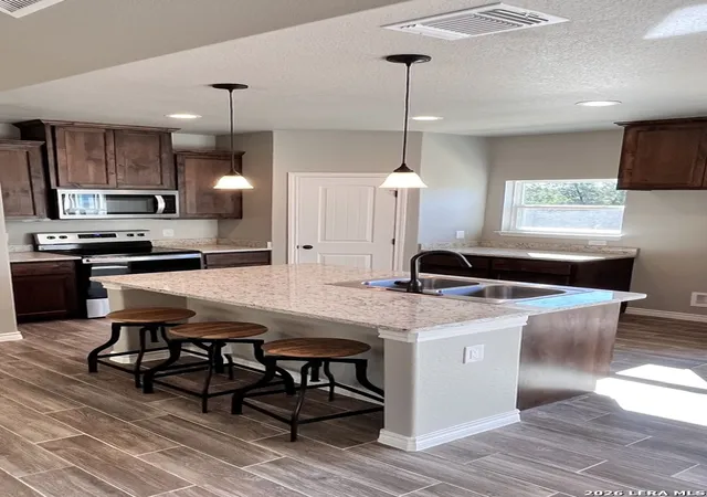 Photo 3 of Single family home for sale at 946 Cypress Dr, Canyon Lake, TX 78133 | MLS# 2015637 | Listing updated on 2026-09-10