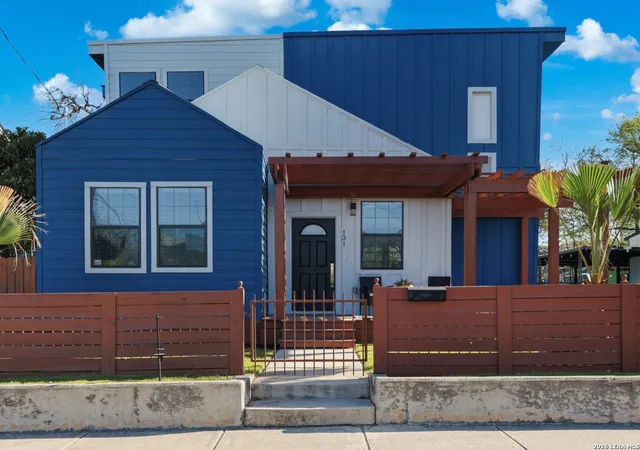 Photo 2 of Single family home for sale at 131 Rehmann St, San Antonio, TX 78204 | MLS# 2015639 | Listing updated on 2026-09-10