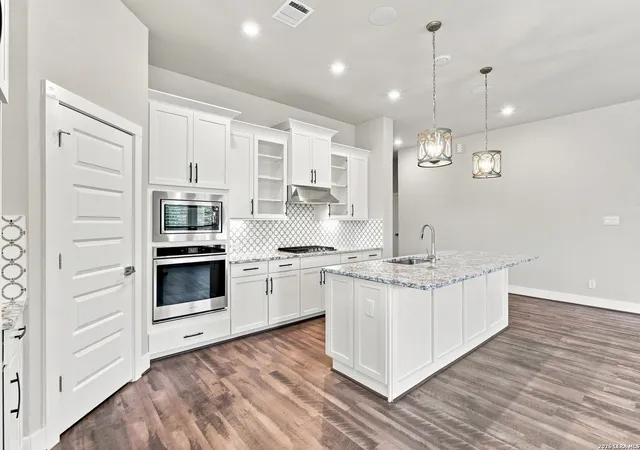 Photo 3 of Single family home for sale at 24203 Dante Cir, San Antonio, TX 78261 | MLS# 2015650 | Listing updated on 2026-09-21