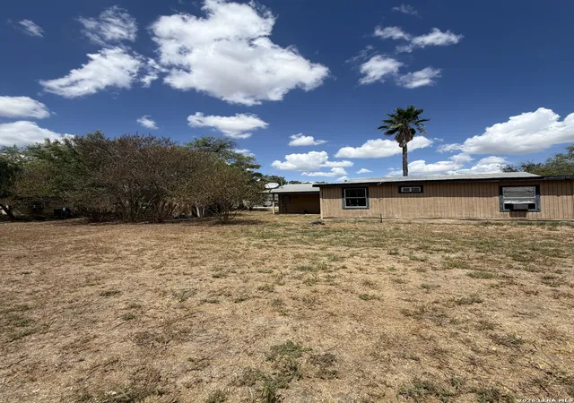 Photo 3 of Single family home for sale at 112 Fernandez, Devine, TX 78016 | MLS# 2015655 | Listing updated on 2026-09-10