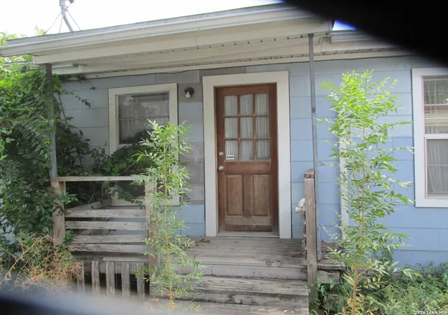 Photo 3 of Single family home for sale at 1325 Elsmere, San Antonio, TX 78201 | MLS# 2015663 | Listing updated on 2026-09-15
