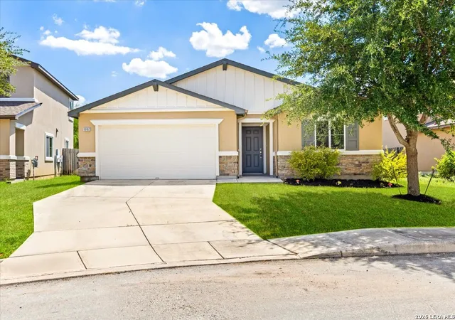 Photo 4 of Single family home for sale at 10102 Relic Oaks, San Antonio, TX 78240 | MLS# 2015694 | Listing updated on 2026-09-10