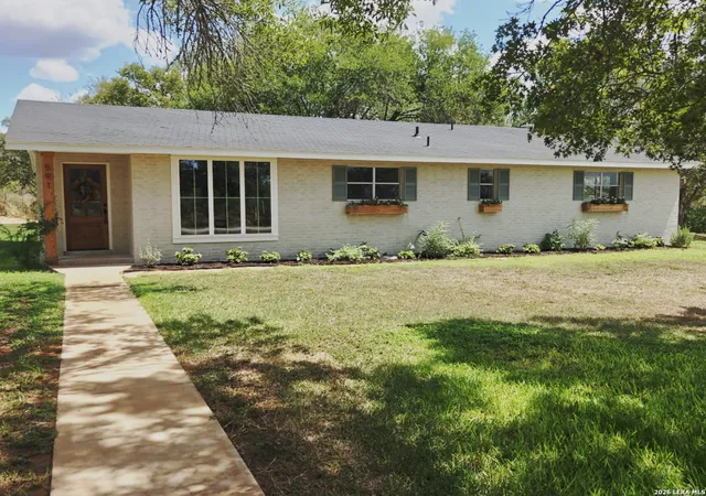 Photo 1 of Single family home for sale at 591 Couser Blvd, Charlotte, TX 78011 | MLS# 2015716 | Listing updated on 2026-09-10