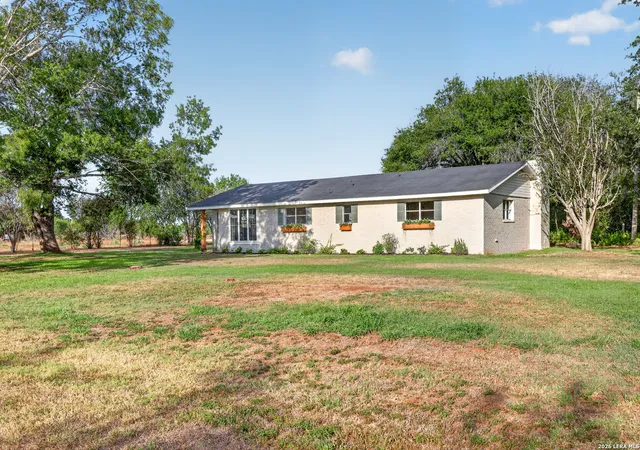 Photo 3 of Single family home for sale at 591 Couser Blvd, Charlotte, TX 78011 | MLS# 2015716 | Listing updated on 2026-09-10