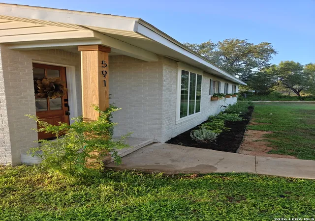 Photo 3 of Single family home for sale at 591 Couser Blvd, Charlotte, TX 78011 | MLS# 2015716 | Listing updated on 2026-10-09