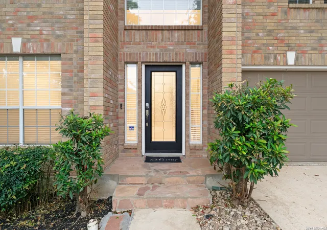 Photo 1 of Single family home for sale at 17 Nikita Dr, San Antonio, TX 78248 | MLS# 2015725 | Listing updated on 2026-09-16