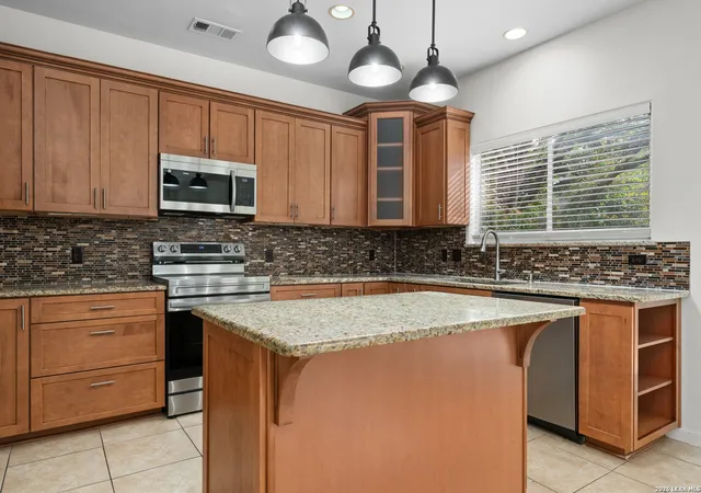 Photo 2 of Single family home for sale at 17 Nikita Dr, San Antonio, TX 78248 | MLS# 2015725 | Listing updated on 2026-09-16
