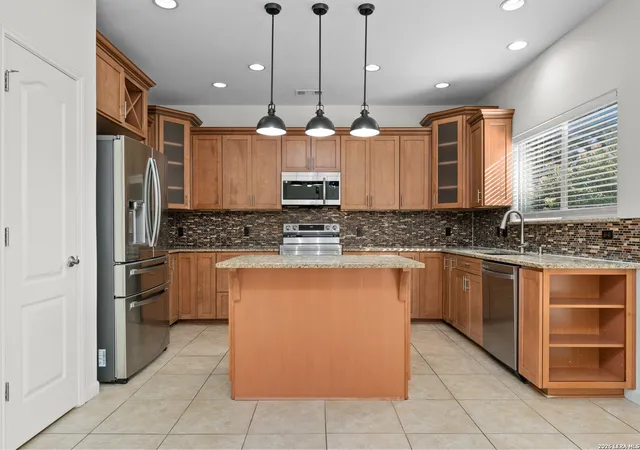 Photo 3 of Single family home for sale at 17 Nikita Dr, San Antonio, TX 78248 | MLS# 2015725 | Listing updated on 2026-09-16