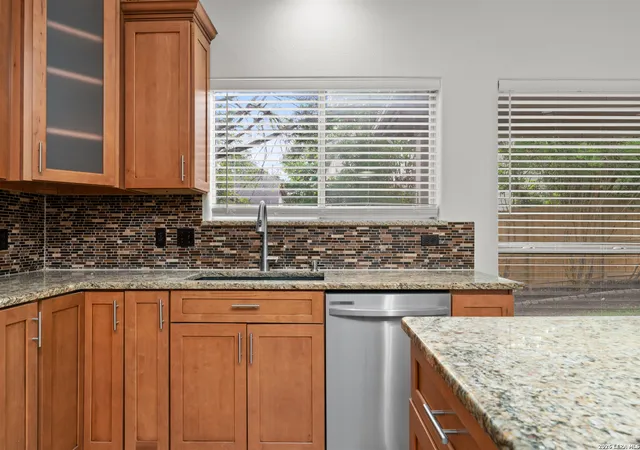 Photo 4 of Single family home for sale at 17 Nikita Dr, San Antonio, TX 78248 | MLS# 2015725 | Listing updated on 2026-09-16