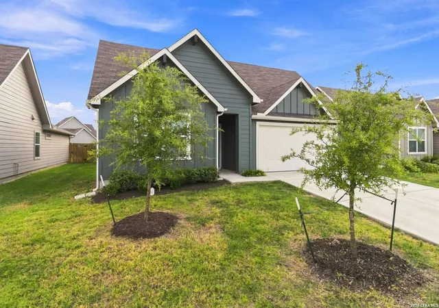 Photo 3 of Single family home for sale at 1017 Norway Dr, Seguin, TX 78155 | MLS# 2015732 | Listing updated on 2026-09-21