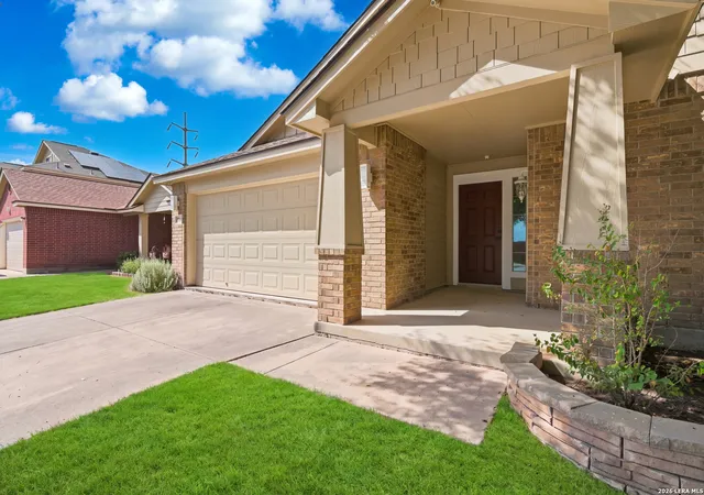 Photo 3 of Single family home for sale at 7719 Redstone Mnr, Converse, TX 78109 | MLS# 2015733 | Listing updated on 2026-09-15