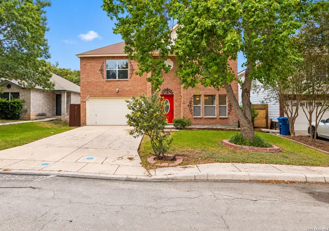Photo 3 of Single family home for sale at 17122 Irongate Rail, San Antonio, TX 78247 | MLS# 2015753 | Listing updated on 2026-09-11