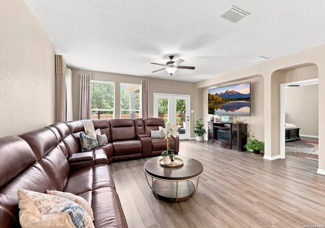 Photo 3 of Single family home for sale at 5111 Belleza Dr, San Antonio, TX 78261 | MLS# 2015755 | Listing updated on 2026-09-21