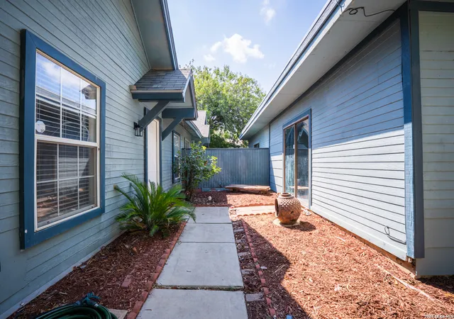 Photo 3 of Single family home for sale at 1302 Coldwater Dr, San Antonio, TX 78245 | MLS# 2015760 | Listing updated on 2026-09-21