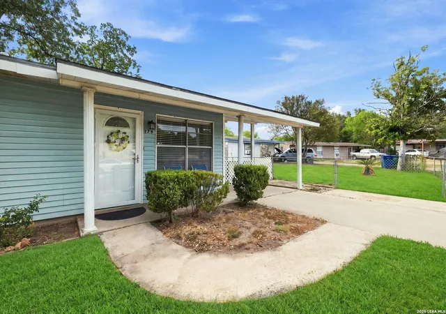 Photo 2 of Single family home for sale at 179 Seacomber Pl, San Antonio, TX 78242 | MLS# 2015785 | Listing updated on 2026-09-11