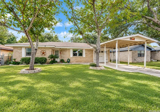 Photo 2 of Single family home for sale at 304 Sunflower, Marion, TX 78124 | MLS# 2015851 | Listing updated on 2026-09-12