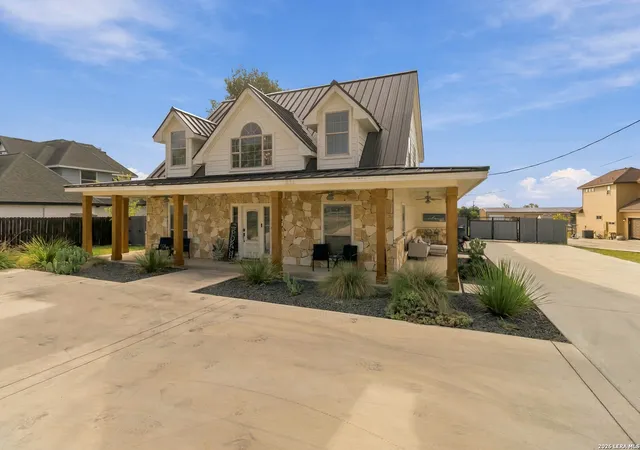 Photo 3 of Single family home for sale at 242 Ferryboat, New Braunfels, TX 78130 | MLS# 2015869 | Listing updated on 2026-09-28