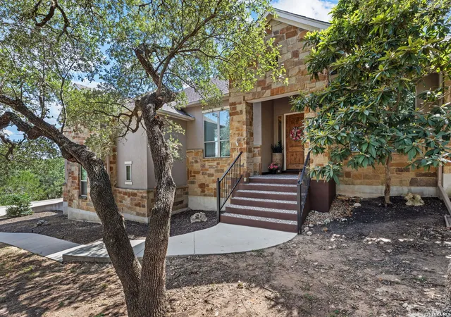 Photo 2 of Single family home for sale at 638 Cambridge Dr, New Braunfels, TX 78132 | MLS# 2015907 | Listing updated on 2026-10-06