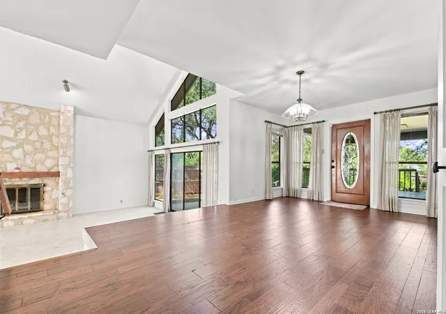 Photo 4 of Single family home for sale at 1739 Royal Crescent, San Antonio, TX 78231 | MLS# 2015922 | Listing updated on 2026-09-22