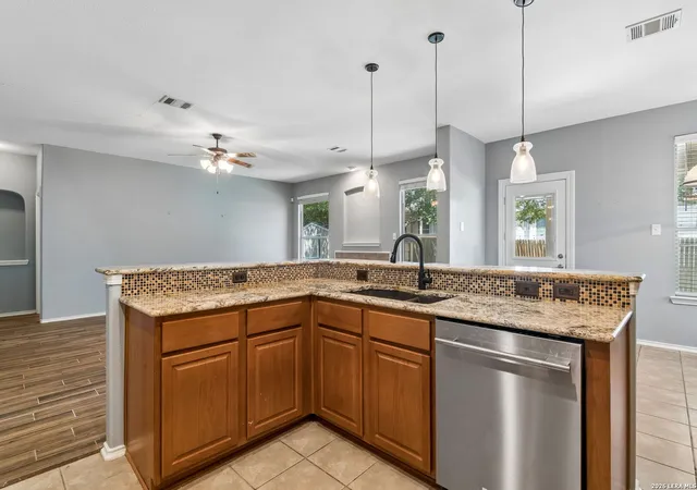 Photo 3 of Single family home for sale at 2537 Crusader, Schertz, TX 78108 | MLS# 2015954 | Listing updated on 2026-10-07