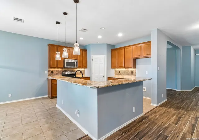 Photo 3 of Single family home for sale at 2537 Crusader, Schertz, TX 78108 | MLS# 2015954 | Listing updated on 2026-10-07