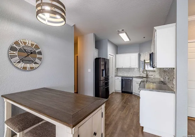 Photo 3 of Condo for sale at 20 Tapatio E #101, Boerne, TX 78006 | MLS# 2015956 | Listing updated on 2026-09-30
