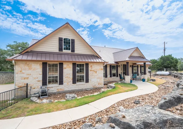 Photo 1 of Single family home for sale at 824 Shelly, Canyon Lake, TX 78133 | MLS# 2015960 | Listing updated on 2026-09-22