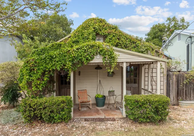 Photo 1 of Single family home for sale at 606 Franklin, Fredericksburg, TX 78624 | MLS# 2015975 | Listing updated on 2026-09-22