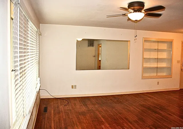 Photo 3 of Single family home for sale at 182 Woodland Ave, New Braunfels, TX 78130 | MLS# 2016001 | Listing updated on 2026-09-22