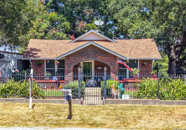 Single family home for sale at 509 E Almante Ave, DE_LEON, TX 76444 | MLS# 2016030